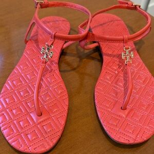 Tory Burch Coral Quilted T-Strap Sandals with Gold Logo